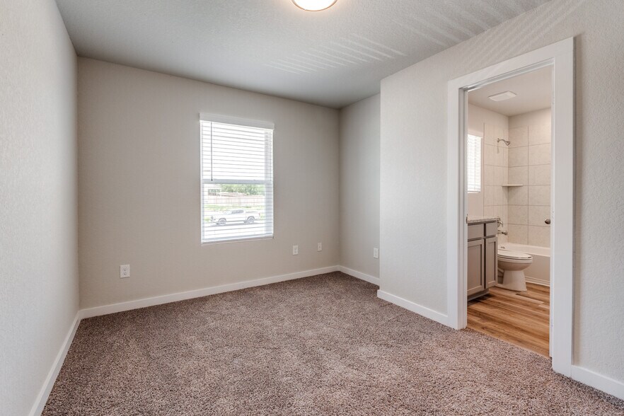 More Photos Of 723-735 Abigail Aly, San Antonio Multifamily For Sale