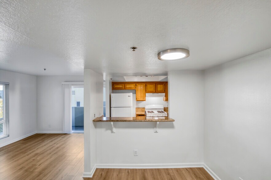 More Photos Of 511 S Carondelet St, Los Angeles Apartments For Sale