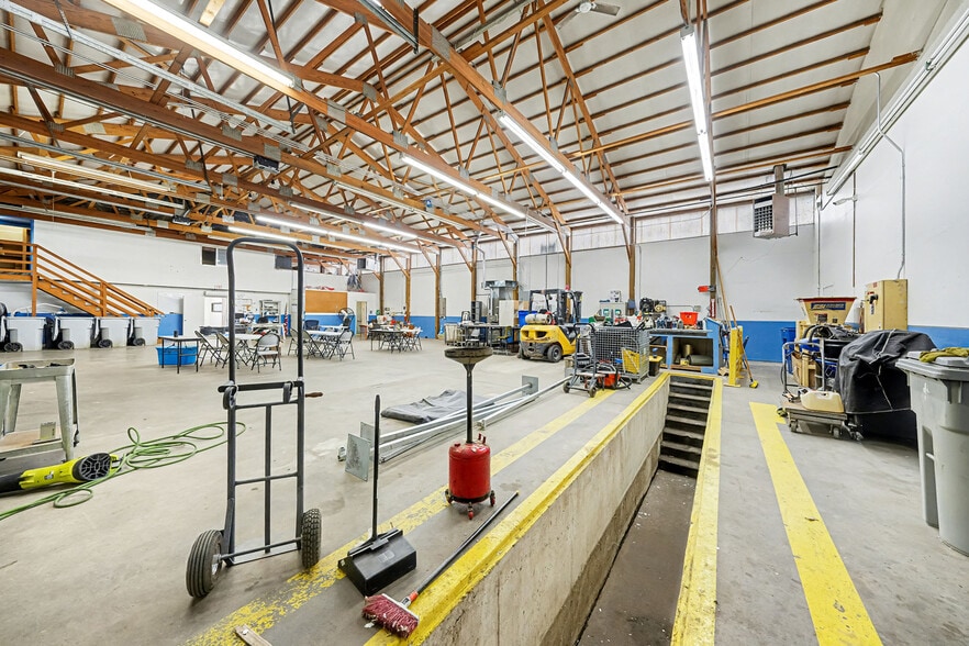 More Photos Of 420 15th St, Greeley Service For Sale