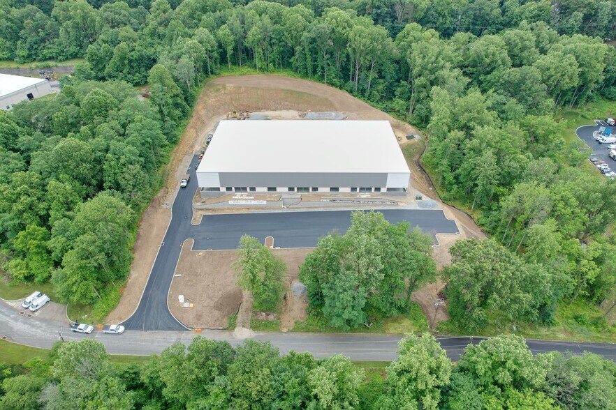 More Photos Of 70 Three Tun Rd, Malvern Light Distribution For Lease