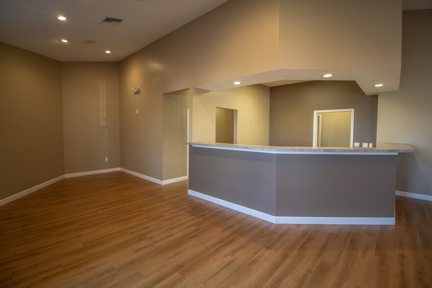 More Photos Of 970 Kings Hwy, Port Charlotte Office For Lease