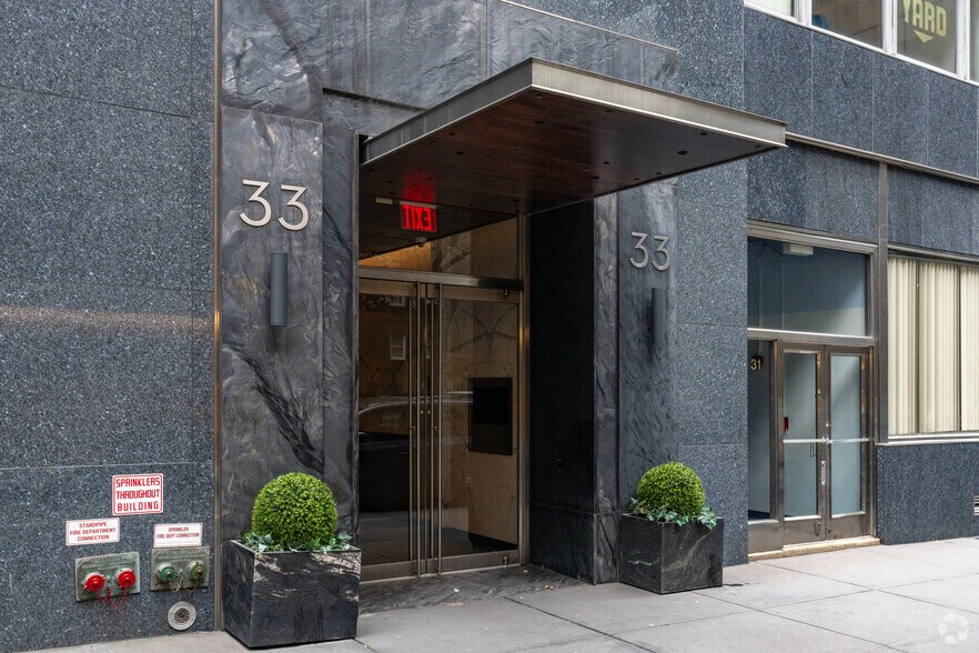 More Photos Of 33 W 60th St, New York Coworking Space