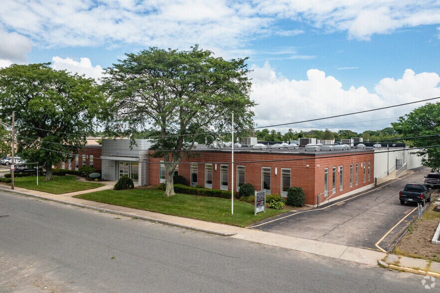 More Photos Of 195 Dupont Dr, Providence Manufacturing For Lease
