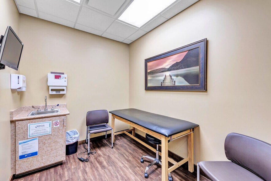 More Photos Of 2411 Holmgren Way, Green Bay Healthcare For Lease