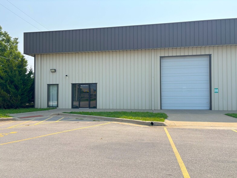 Primary Photo Of 1035 E 23rd St, Lawrence Warehouse For Lease