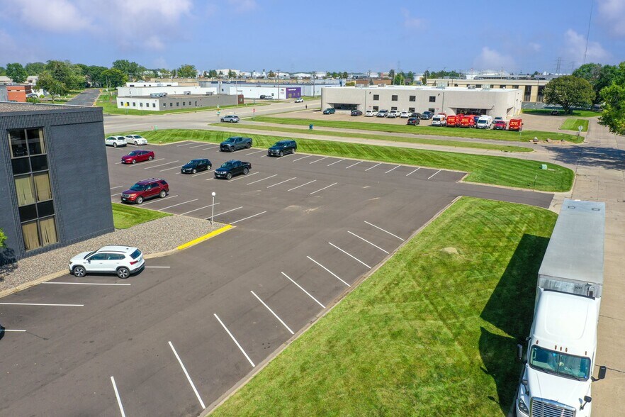 More Photos Of 2817 S Anthony Ln, Saint Anthony Office For Lease