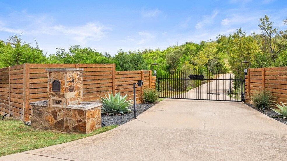 More Photos Of 4607 R O Dr, Spicewood Lodge Meeting Hall For Sale