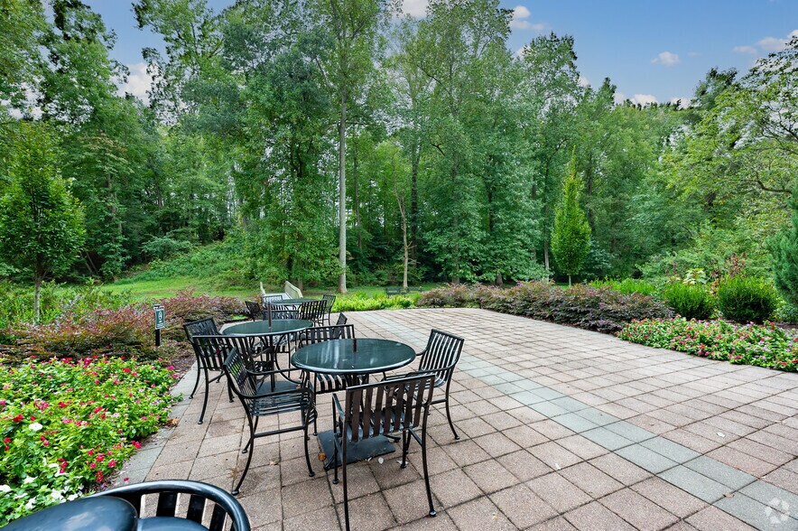 More Photos Of 7501 Boulder View Dr, North Chesterfield Unknown For Lease