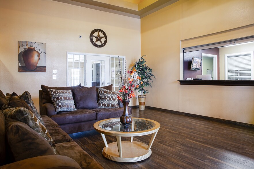 More Photos Of 1920 Lakepointe Dr, Lewisville Hotel For Sale