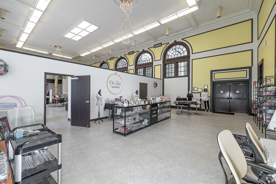 More Photos Of 225 Main St, Middletown Restaurant For Lease