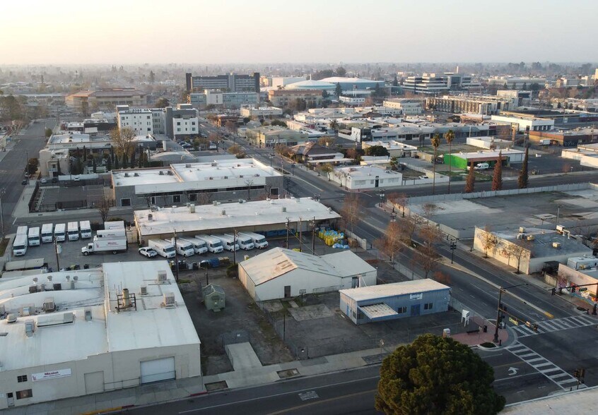Primary Photo Of 2024 Q St, Bakersfield Unknown For Lease