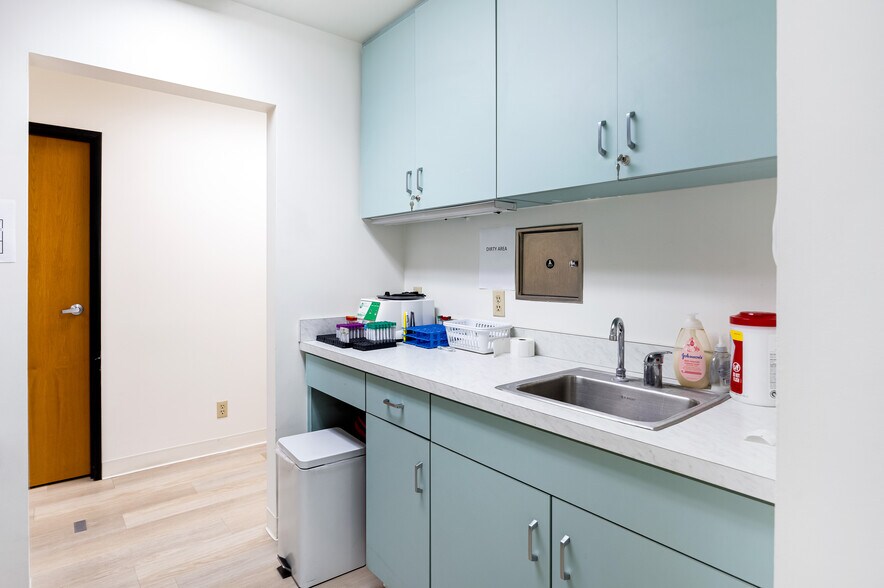 More Photos Of 2031 W Alameda Ave, Burbank Medical For Lease