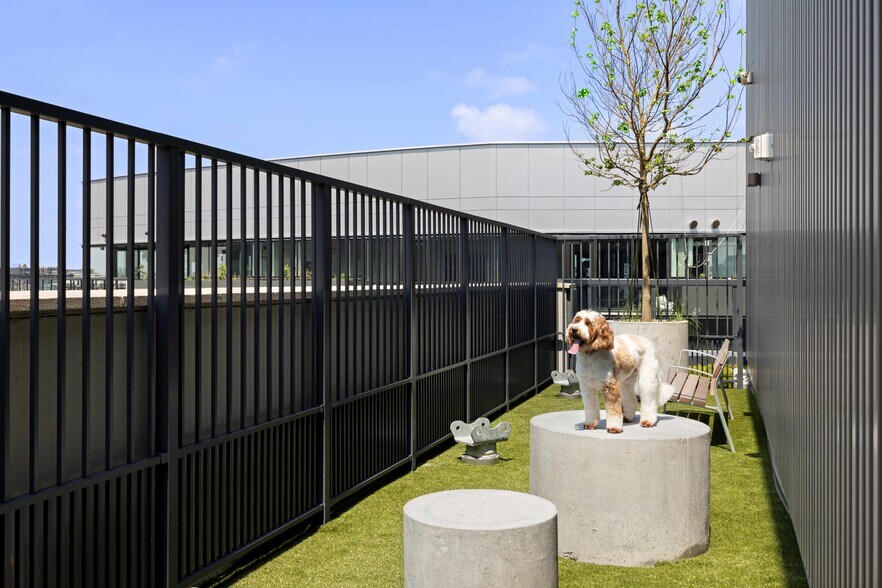 More Photos Of 2000 2nd St SW, Washington Apartments For Lease