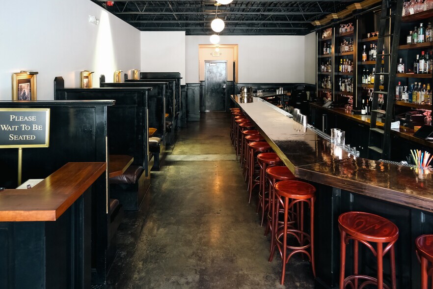 More Photos Of 220 E Coffee St, Greenville Office Residential For Lease