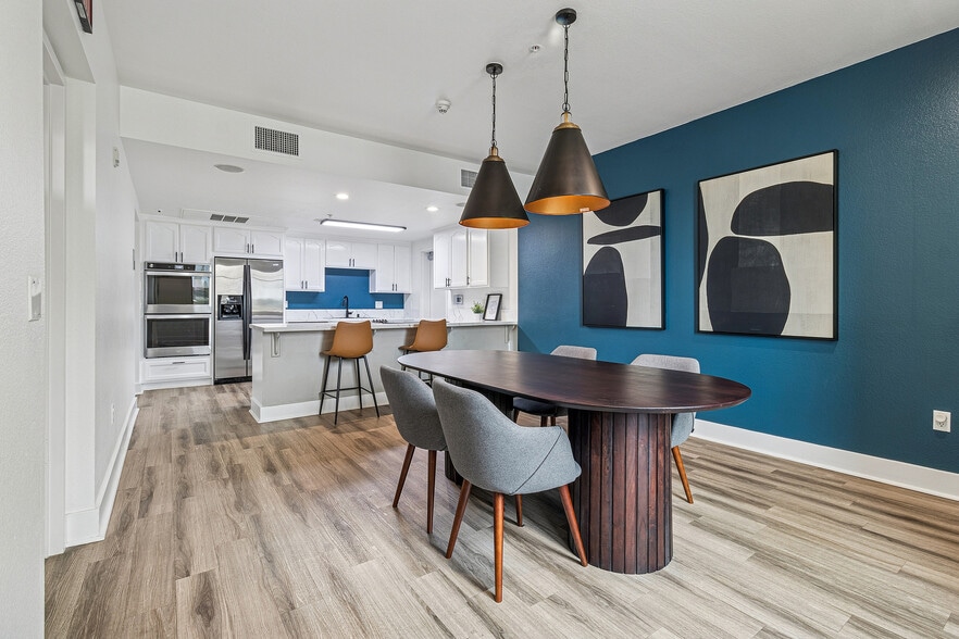 More Photos Of 5395 Napa St, San Diego Apartments For Lease