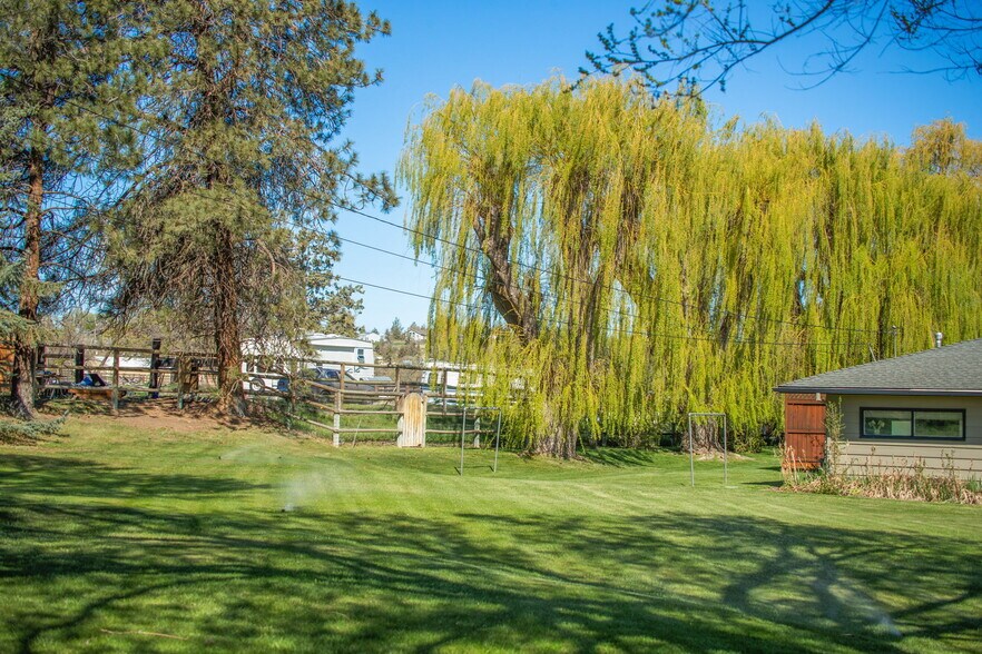 More Photos Of 1810 SW Highway 97, Madras Auto Dealership For Sale