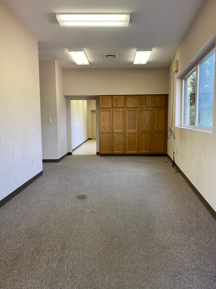 More Photos Of 1419 Chapman Hwy, Sevierville Light Distribution For Lease