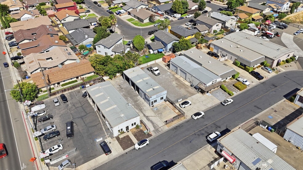 More Photos Of 1649 Carnegie St, Turlock Warehouse For Lease