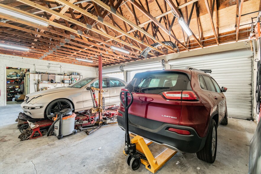 More Photos Of 4615 N 34th St, Tampa Warehouse For Sale