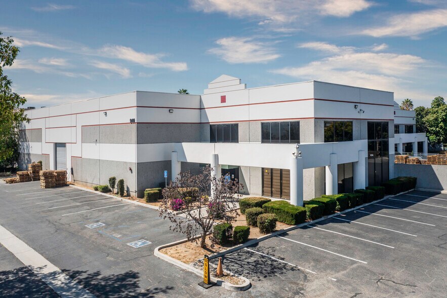 More Photos Of 911 Canada Ct, City of Industry Warehouse For Sale