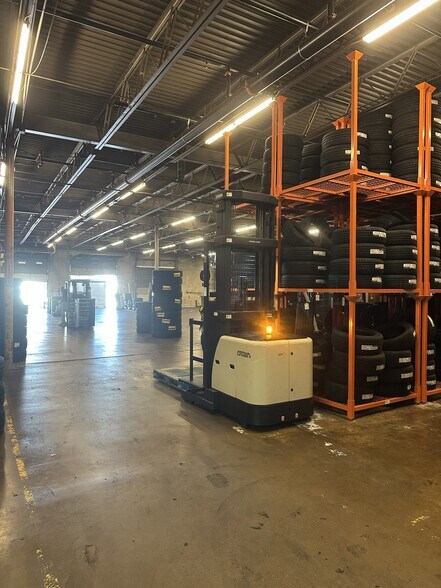 More Photos Of 4240 Bronze Way, Dallas Distribution For Sale