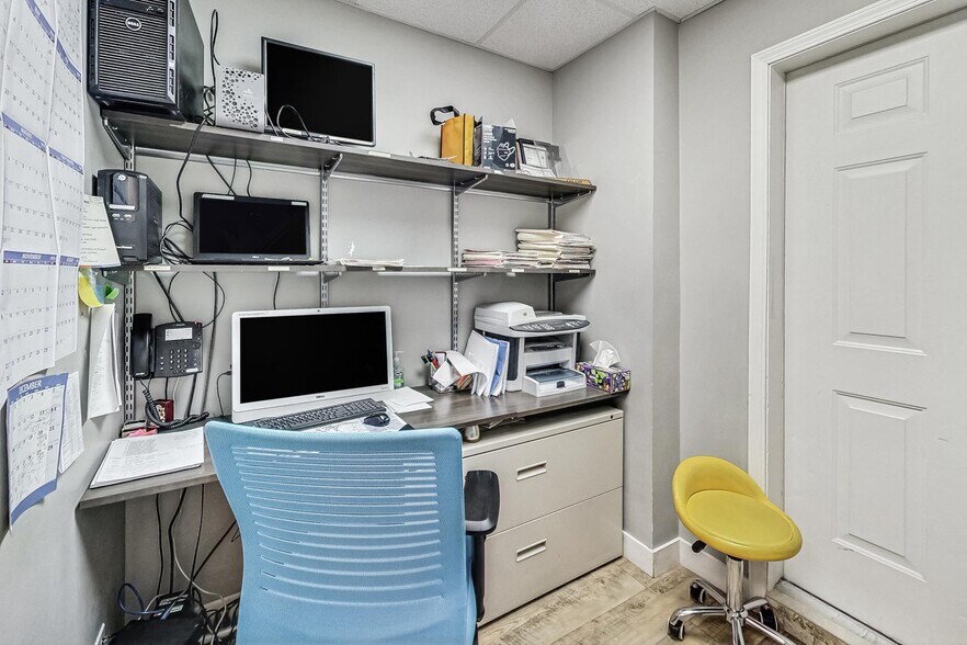 More Photos Of 2623 N Halsted St, Chicago Medical For Sale