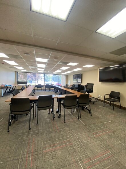 More Photos Of 1202 Westrac Dr, Fargo Office For Lease