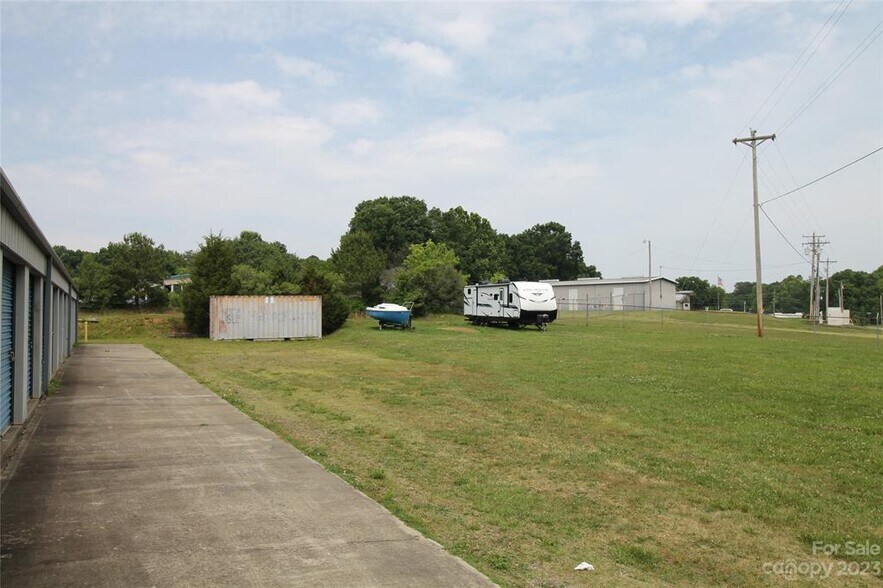 More Photos Of 201 White Jenkins Rd, Bessemer City Self Storage For Sale