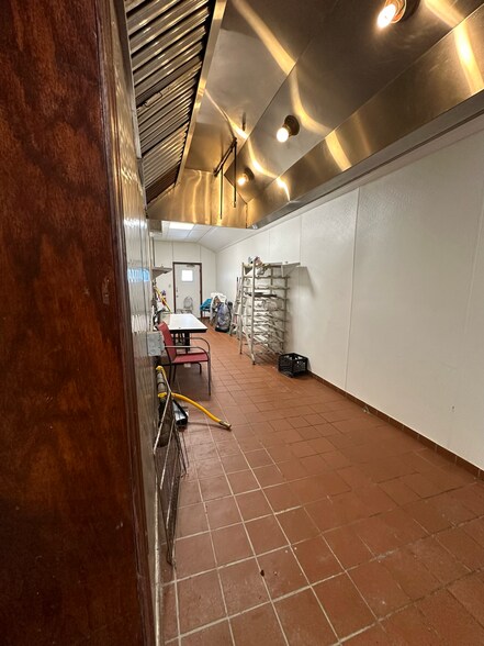 More Photos Of 102 E Park St, Taylorville Freestanding For Sale