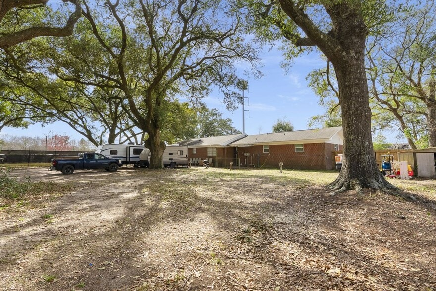 More Photos Of 9250 Untreiner Ave, Pensacola Office Residential For Sale