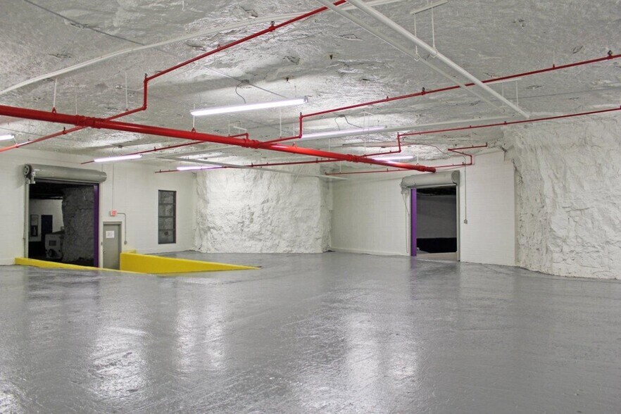 More Photos Of 3101-3150 Mercier St, Kansas City Warehouse For Lease
