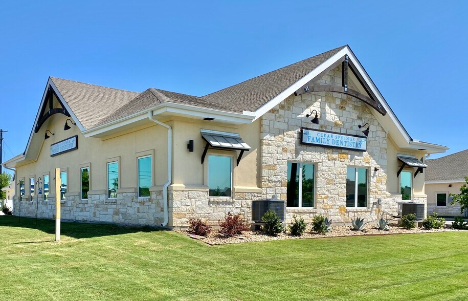 More Photos Of 115 Kohlers Crossing, Kyle Medical For Lease