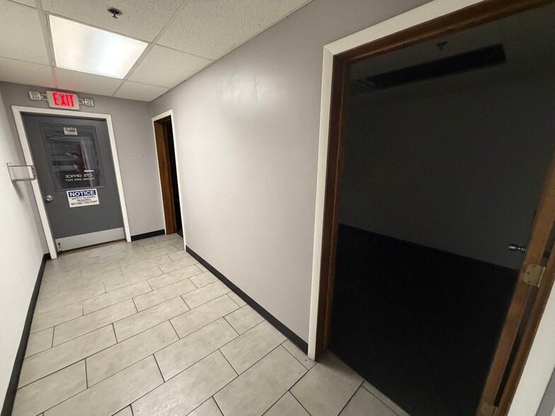 More Photos Of 2505 Thornwood St SW, Wyoming Manufacturing For Sale