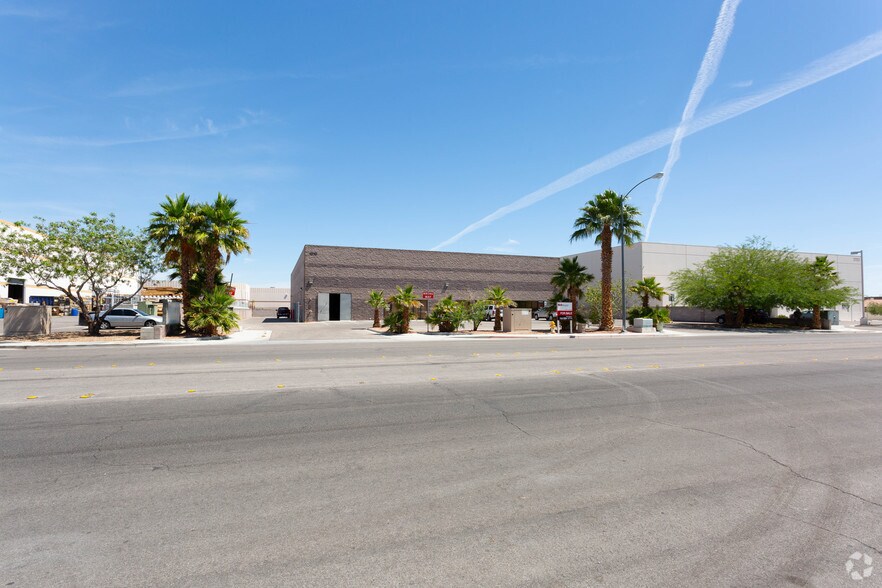 More Photos Of 1910 E Maule Ave, Las Vegas Warehouse For Sale
