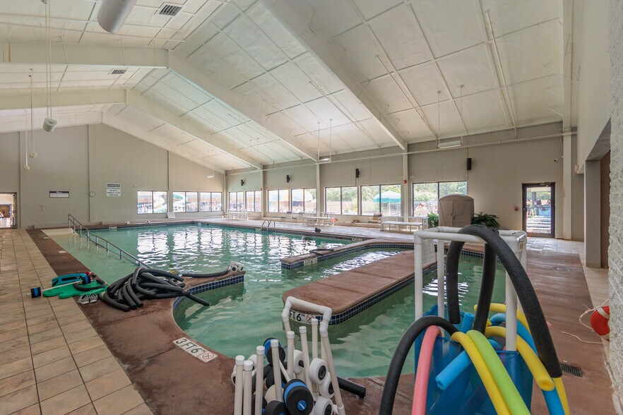 More Photos Of 5133 Darrow Rd, Hudson Health Club For Sale