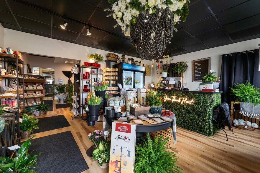 More Photos Of 310 W Irving Park Rd, Wood Dale General Retail For Sale