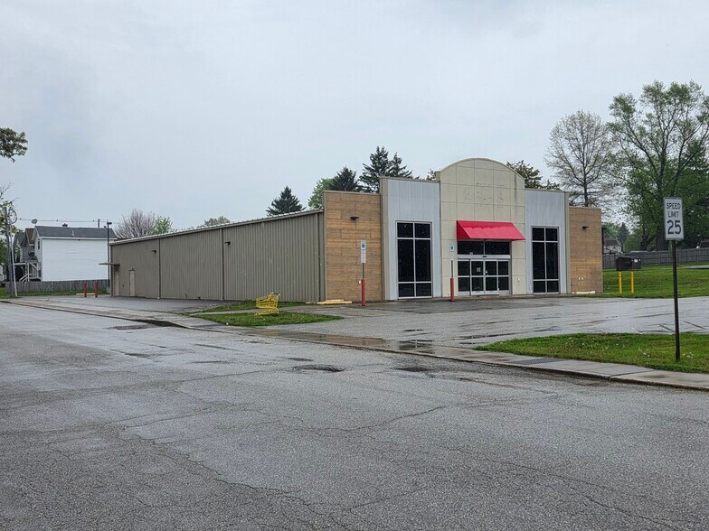 More Photos Of 100 E State St, Albion Freestanding For Sale