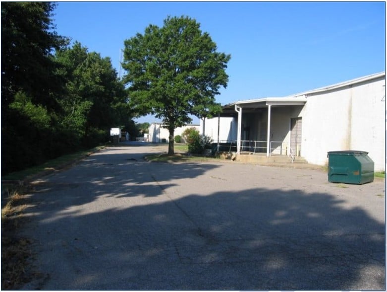 More Photos Of 4205 W Mercury Blvd, Hampton Freestanding For Sale