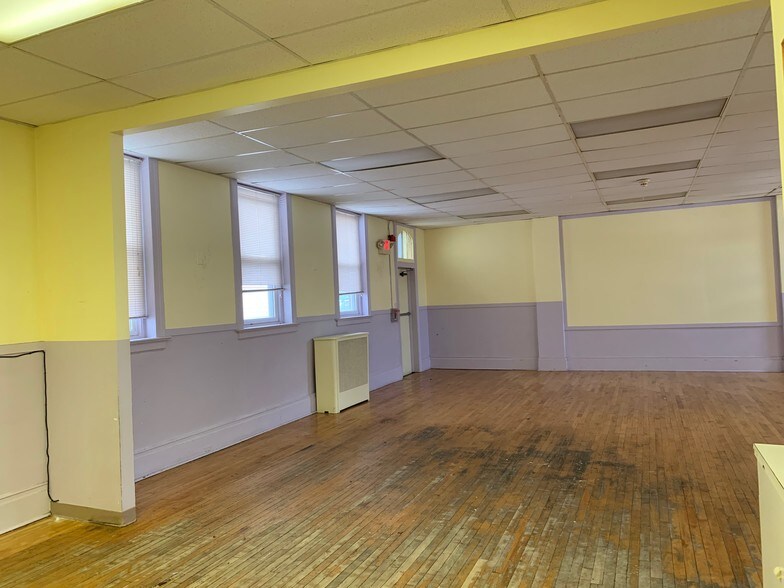 More Photos Of 238 Berkeley Ave, Newark Daycare Center For Sale