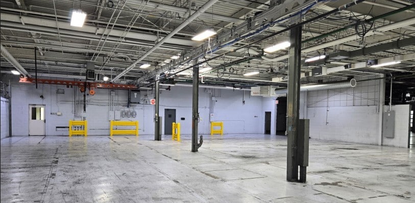 More Photos Of 11350 Stephens Rd, Warren Warehouse For Lease