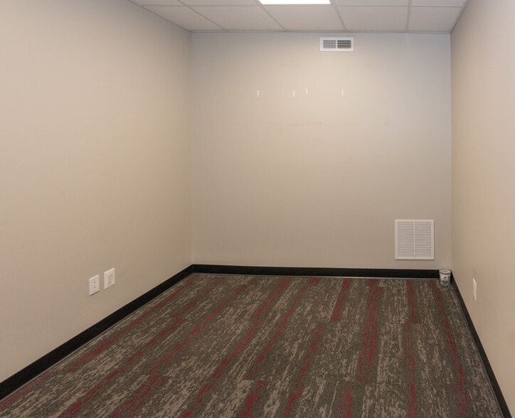 More Photos Of 2001 Windsor Ave, Baltimore Warehouse For Lease