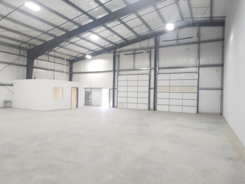 More Photos Of 17454 Adelanto Rd, Adelanto Distribution For Sale