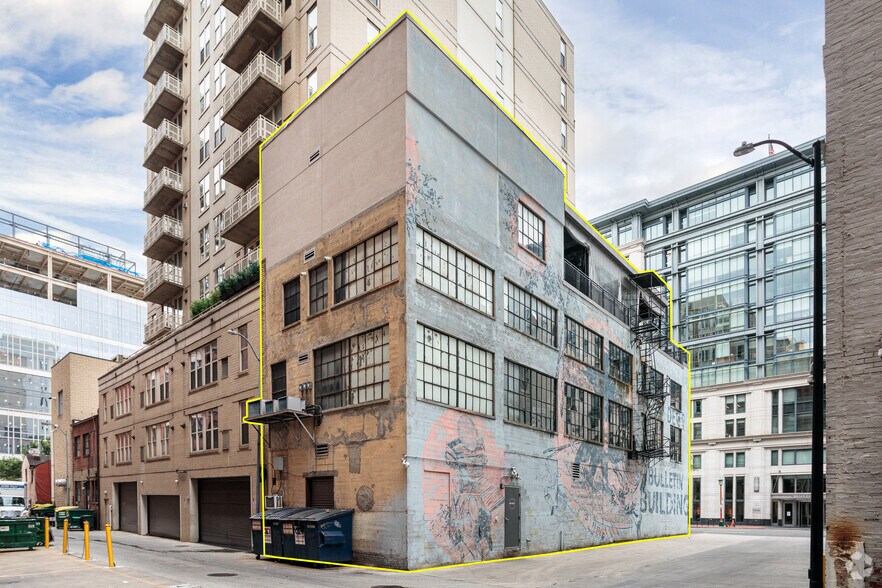 More Photos Of 717 6th St NW, Washington Bar For Lease