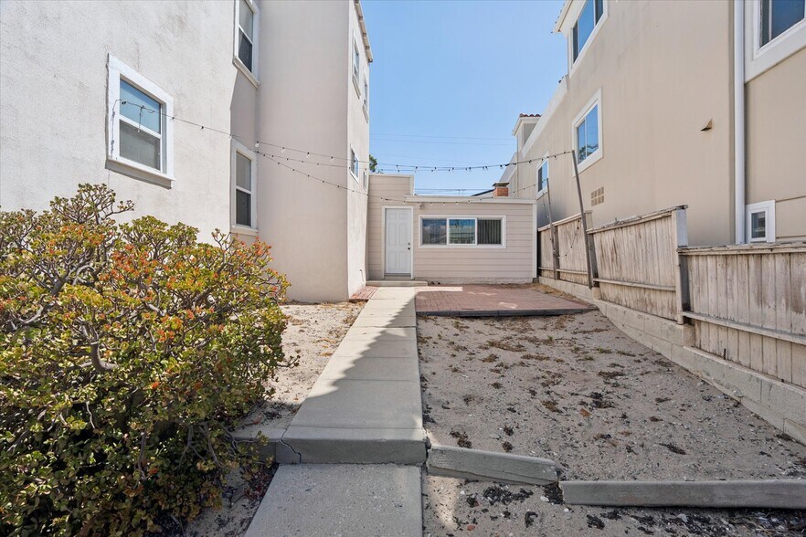 More Photos Of 1644 Monterey Blvd, Hermosa Beach Multifamily For Sale
