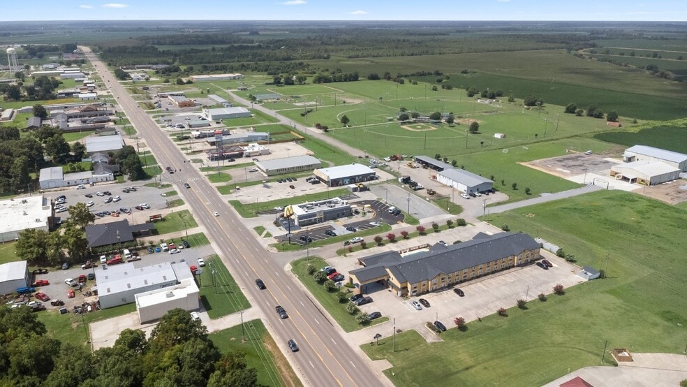 More Photos Of 912 US Highway 65/82 South, Lake Village Hotel For Sale