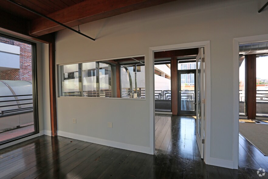 More Photos Of 260 1st Ave S, Saint Petersburg Coworking Space