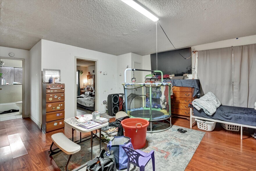 More Photos Of 1035 76th Ave, Oakland Apartments For Sale