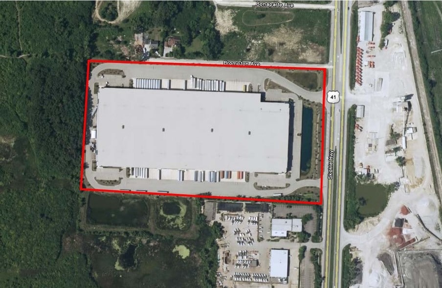 More Photos Of 3200 N Skokie Hwy, Lake Bluff Distribution For Lease