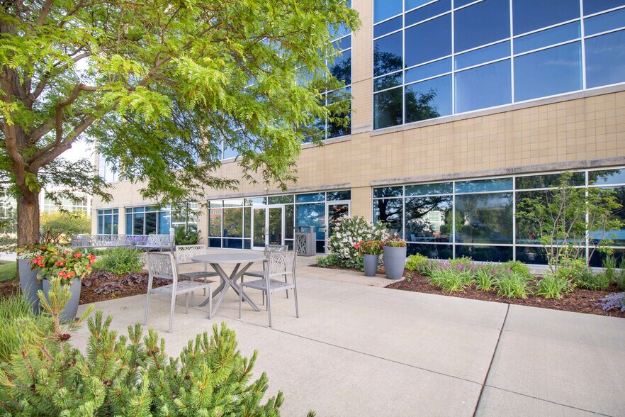 More Photos Of 10361 Innovation Dr, Milwaukee Office For Lease