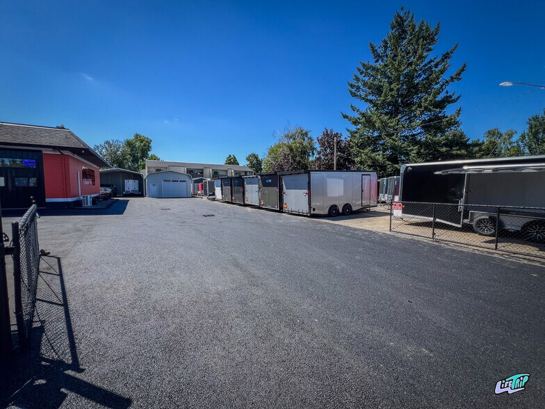 More Photos Of 786 NE Burnside Rd, Gresham Auto Dealership For Sale